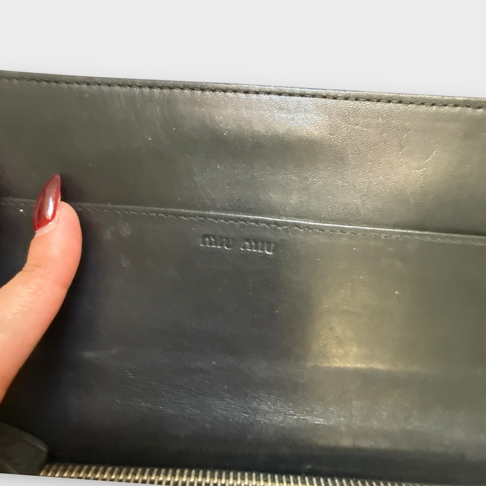 Miu Miu Black Croc-Embossed Waller - Picture 16 of 16